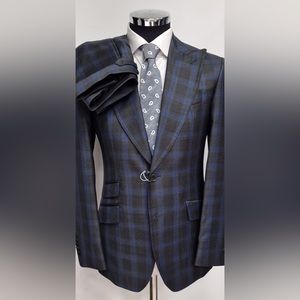 Charcoal gray windowpane, super 150 Cerruti 1881 Neapolitan wool suit